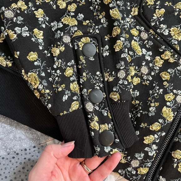 Tularosa revolve Isabelle Jacket in Yellow Rose Floral cropped medium - Picture 9 of 12